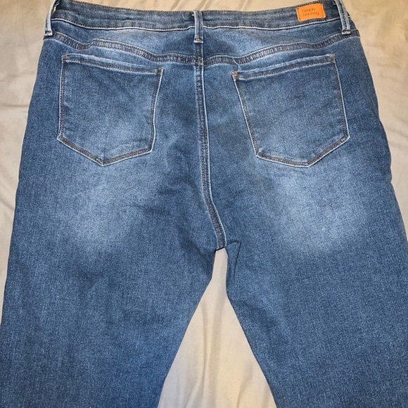 Super cute, never used jeans, Size 15 - Picture 3 of 4